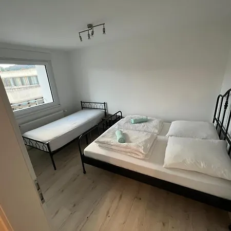 Monteurwohnung Mit Balkon Und 4-zimmern Pforzheim